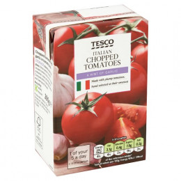 Tesco Italian Chopped Tomatoes with a Hint of Garlic 390g